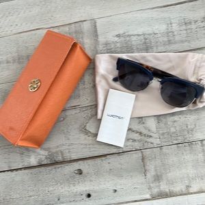 Worn only a handful of times. Authentic Tory Burch sun glasses